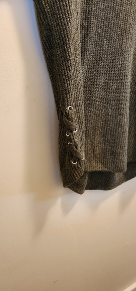 Brand New Ladies Large Artic Olive pullover sweater *°Pink Republic) - Picture 2 of 7